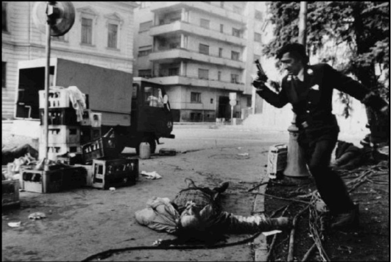 la chute de caucescu  bucarest 1989 leonard freed